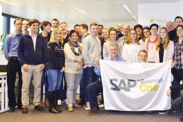AN-Group Team mit SAP Flagge