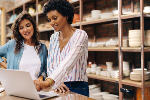 Business-Woman-mit-SAP-Business-One
