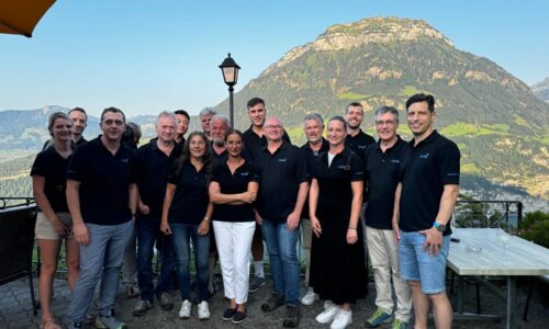 Schweiz Teambild Gruppe am See